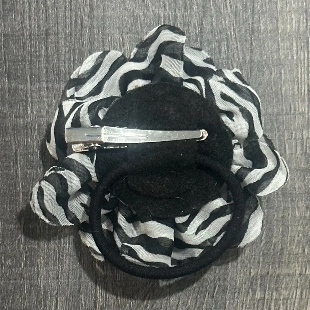 💞 Large Black & White Zebra Print Flower Hair Clip / Hair Band